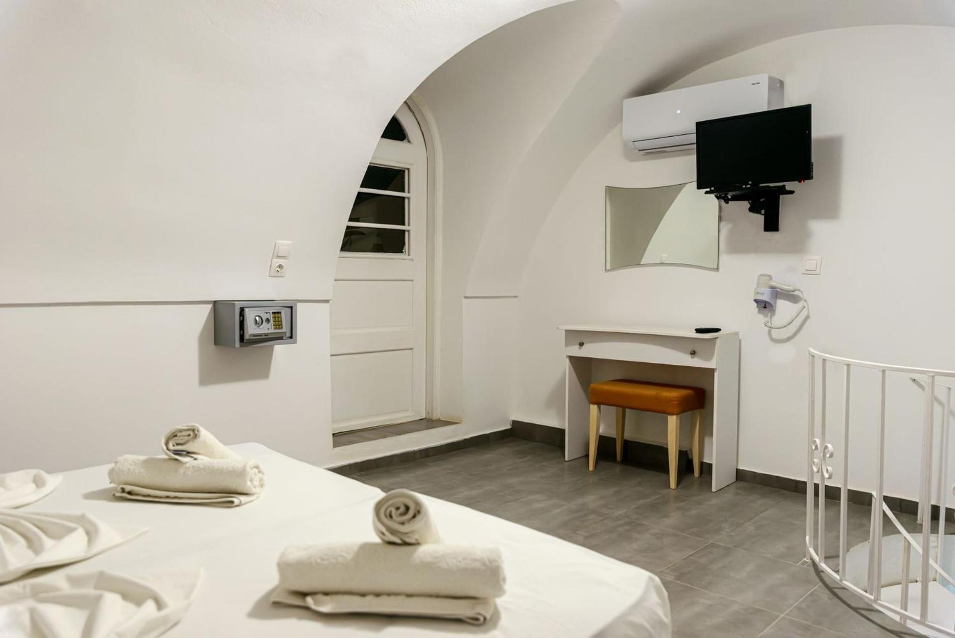 Leon Lux Apartments Perivolos  Extérieur photo