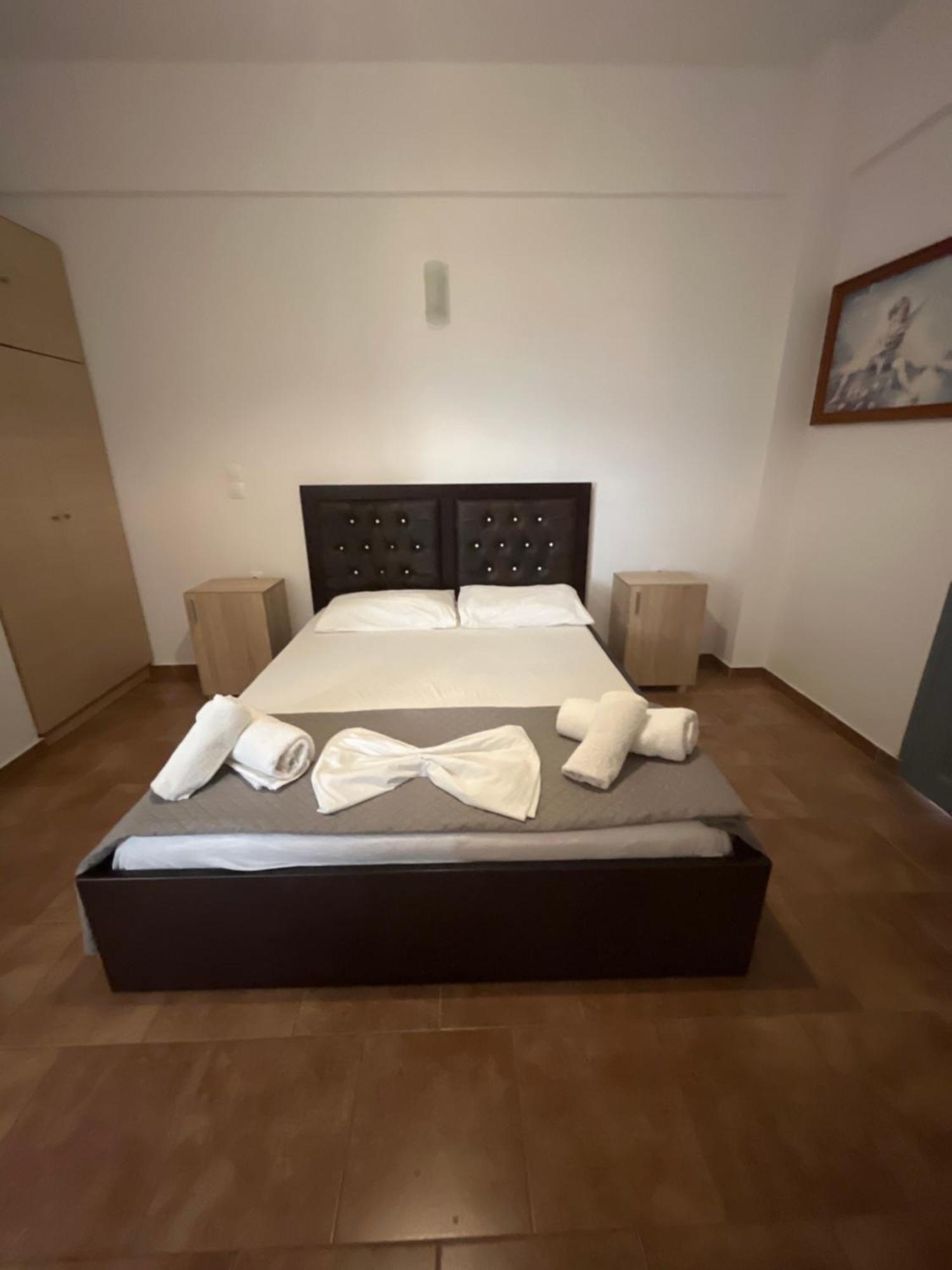Leon Lux Apartments Perivolos  Extérieur photo