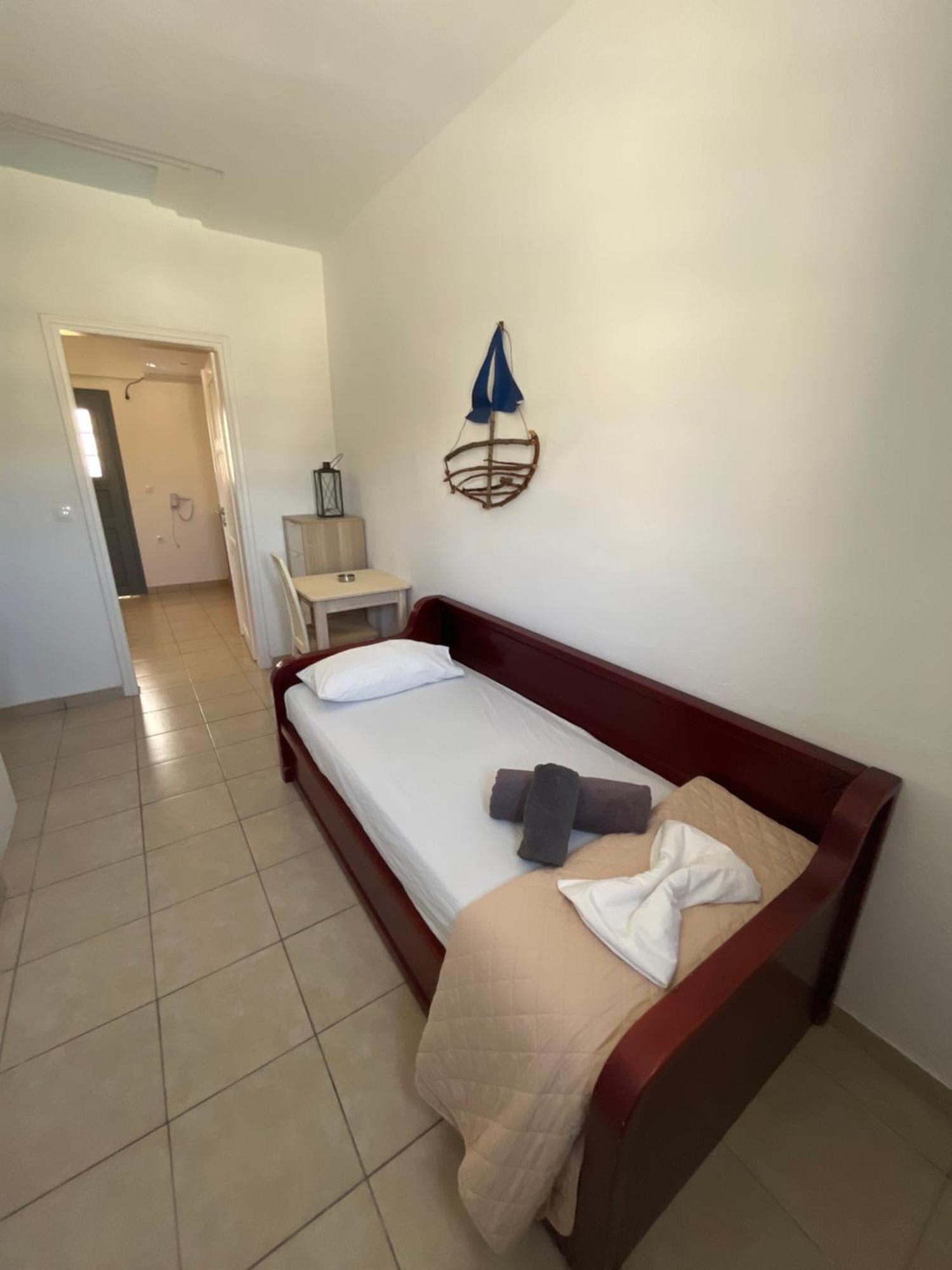 Leon Lux Apartments Perivolos  Extérieur photo