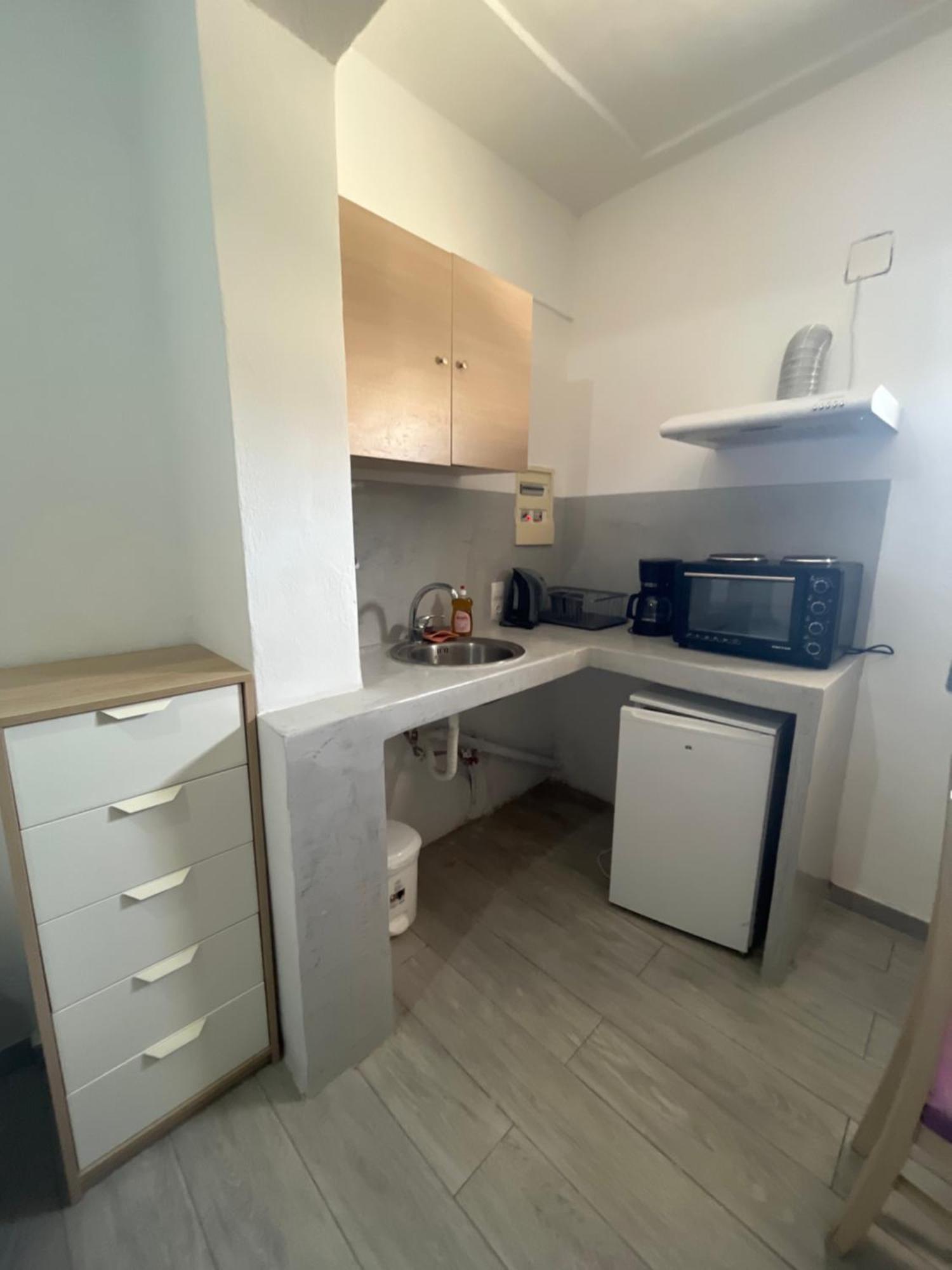 Leon Lux Apartments Perivolos  Extérieur photo