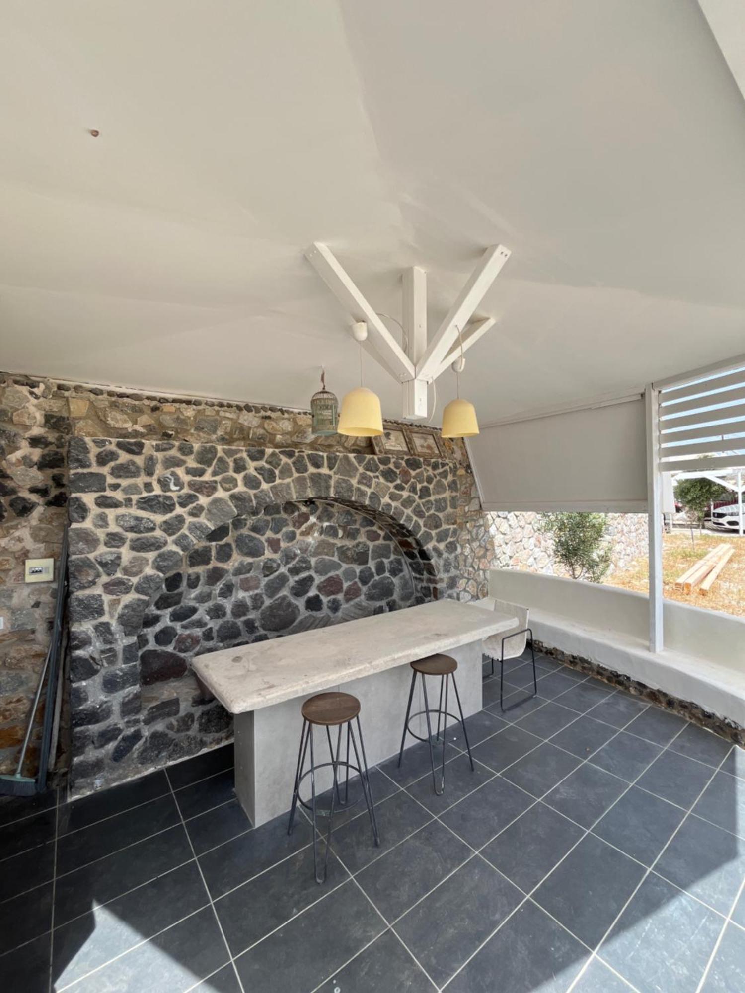Leon Lux Apartments Perivolos  Extérieur photo