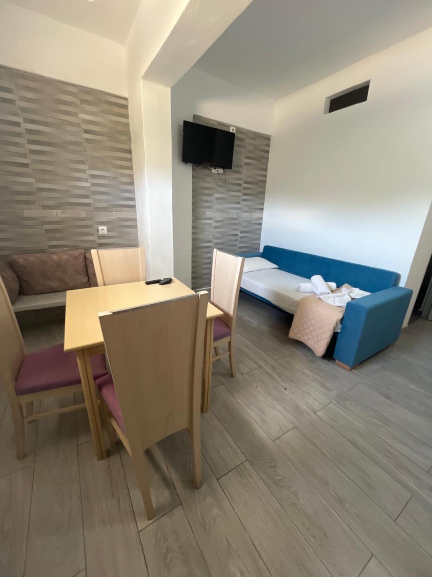 Leon Lux Apartments Perivolos  Extérieur photo