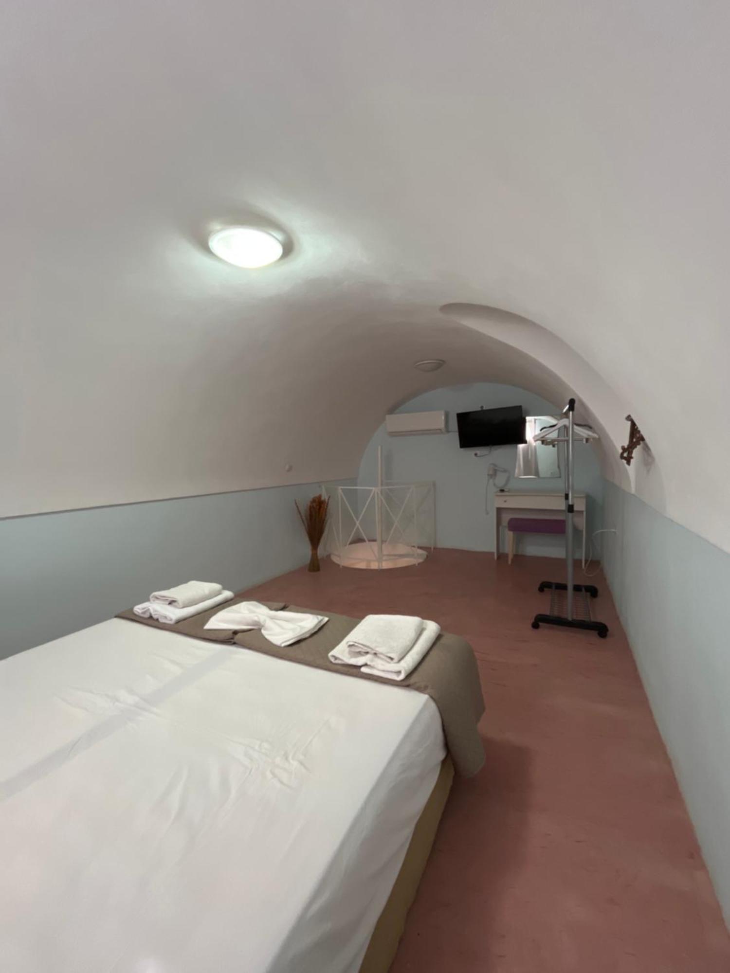 Leon Lux Apartments Perivolos  Extérieur photo