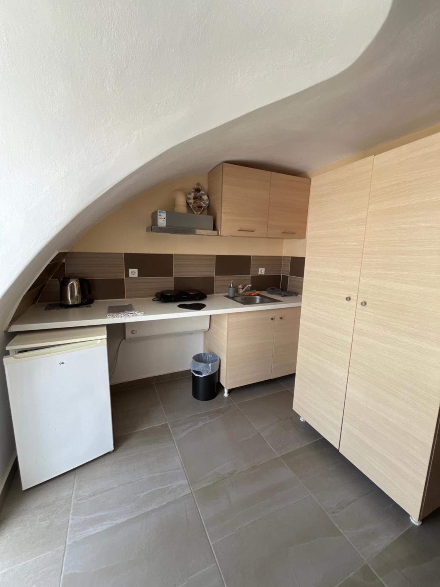 Leon Lux Apartments Perivolos  Extérieur photo